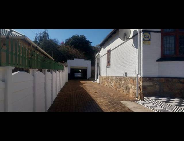 3 BEDROOM HOUSE FOR SALE IN KENSINGTON